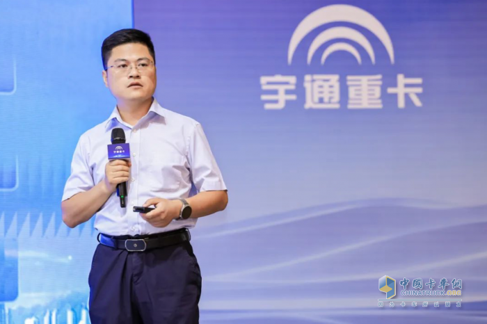 刷新純電重卡續(xù)航新高度，宇通600度純電牽引車新品上市！