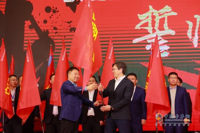 萬千星輝、舍我其誰！歐曼星輝渠道燃動會全員一心、誓奪目標