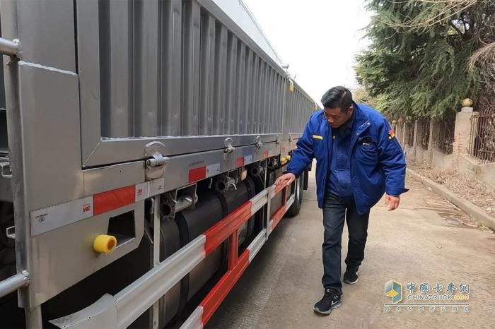 十年老司機換車記：遇見歐航超卡，魯師傅把平凡之路跑成星光大道