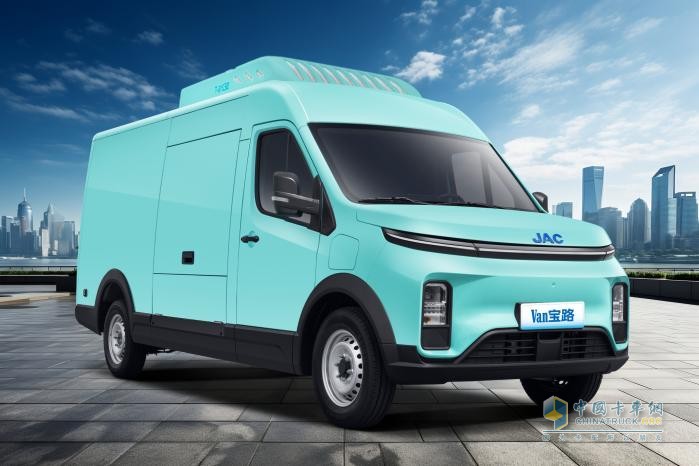 Van寶路冷藏車：城配冷鏈“掘金”利器，無(wú)懼“三高”挑戰(zhàn)