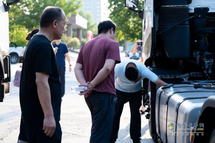 東風(fēng)快遞 速遞價(jià)值 東風(fēng)商用車快遞牽引車全國(guó)品鑒活動(dòng)首站濰坊啟幕