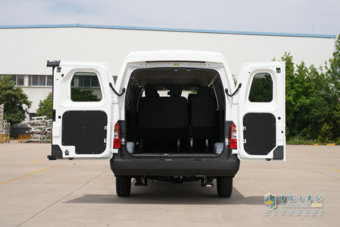 油車限行電車暢跑，藍(lán)貓客運(yùn)版憑何成為創(chuàng)富新寵？