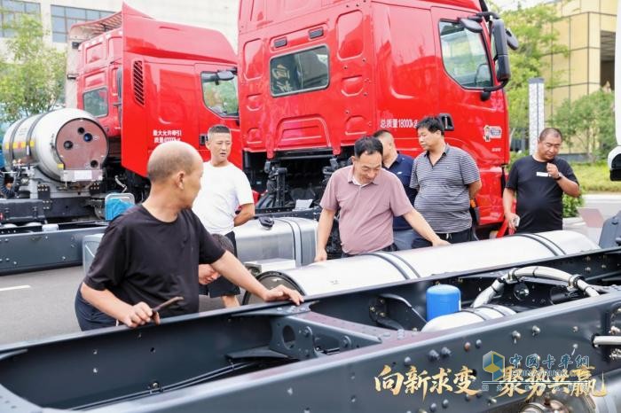 現(xiàn)場訂車93臺，東風(fēng)柳汽乘龍之夜燃動山西運城