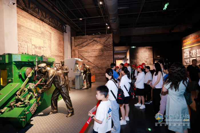 東風(fēng)商用車攜手東風(fēng)康明斯，啟程卡友家庭“2025 WE Trucking親子夏令營”