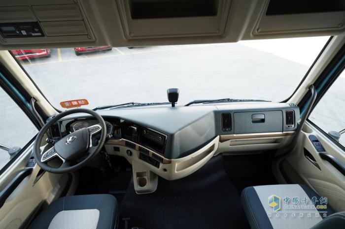 多拉快跑還省錢(qián)！乘龍H5超輕版純電牽引為卡友賺更多