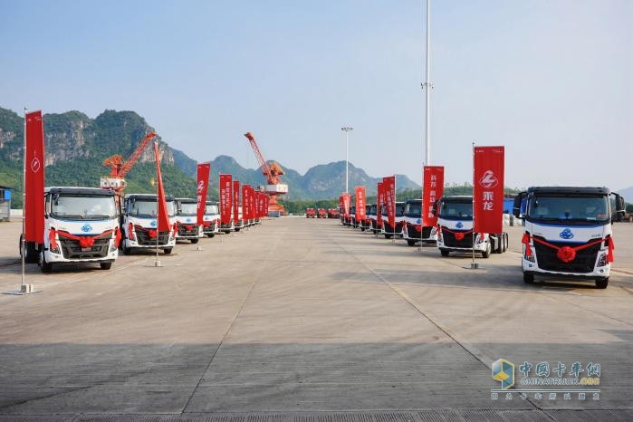 東風柳汽首批80臺純電重卡交付，擎動中越綠色物流新通道