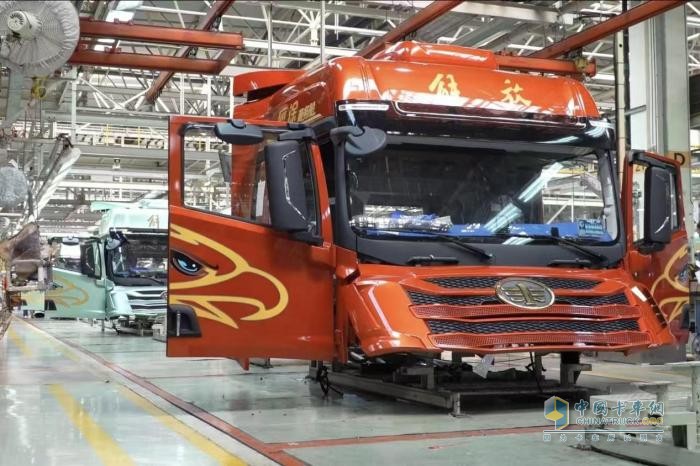 解放鷹陣系列“2+X”理念揭秘-鷹途=舒適、活力+價值