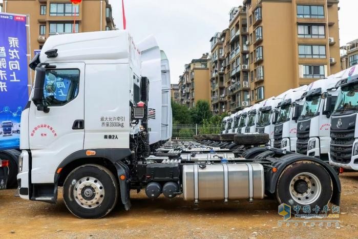 乘龍H7 4x2智駕牽引，以智慧賦能降本增效引領(lǐng)干線物流變革