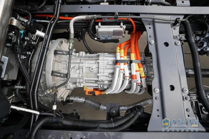 【靜態(tài)測評】城配運輸新選擇 歐馬可智藍混動輕卡讓用戶無憂暢行