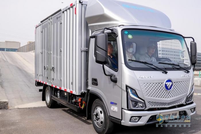 【靜態(tài)測評】城配運輸新選擇 歐馬可智藍混動輕卡讓用戶無憂暢行