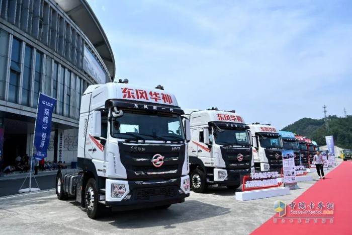 領(創(chuàng))先(富)技(利)術(器)   東風華神重磅發(fā)布