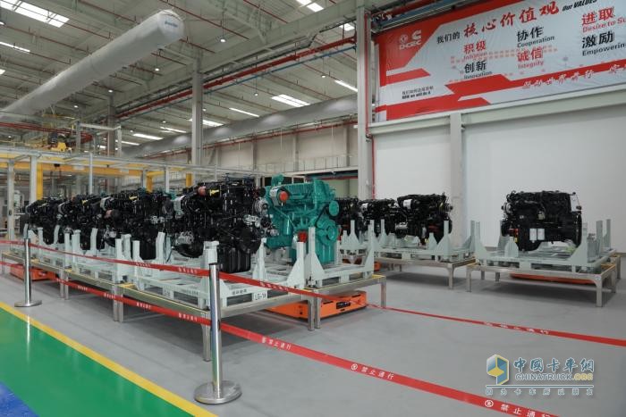 東風康明斯發(fā)動機有限公司重馬力工廠正式投產(chǎn)暨傳奇發(fā)動機下線