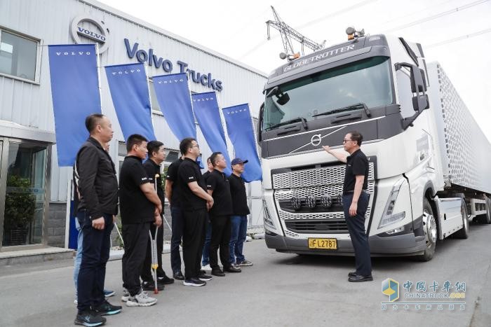 全網(wǎng)直播首秀 助力高效運輸 沃爾沃卡車綠駕學(xué)院、車隊長研修營來安站等你連線