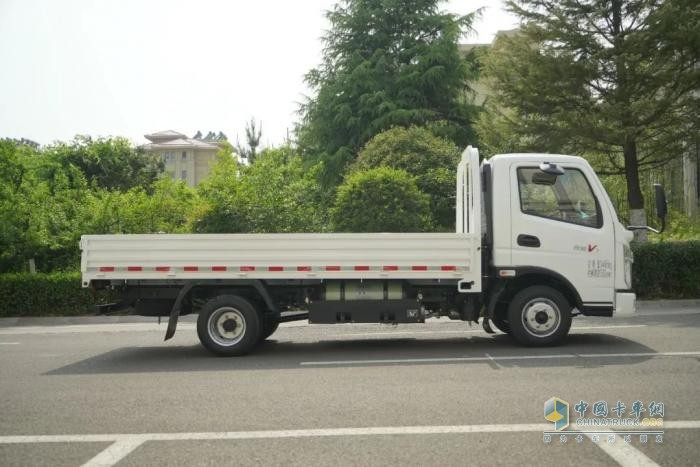 飛碟奧馳V1雙燃料的運輸“鈔”能力