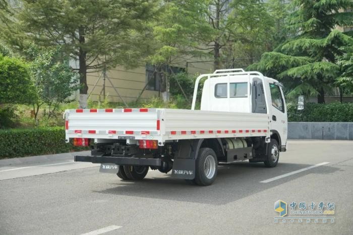 飛碟奧馳V1雙燃料的運輸“鈔”能力