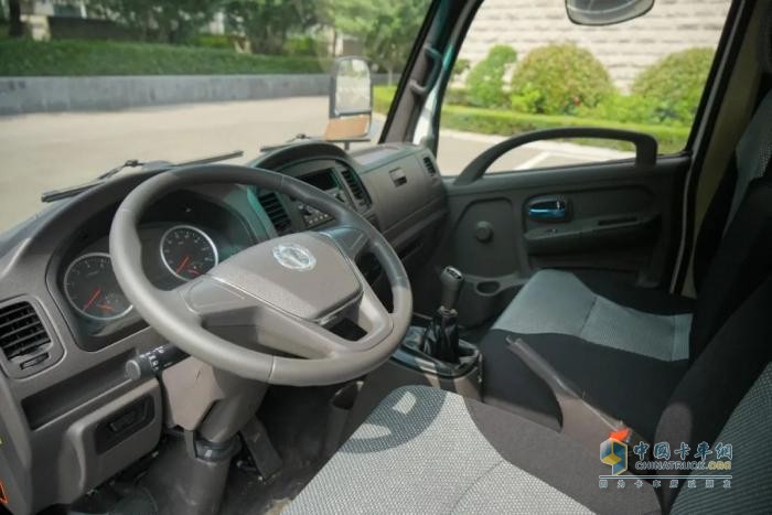 飛碟奧馳V1雙燃料的運輸“鈔”能力