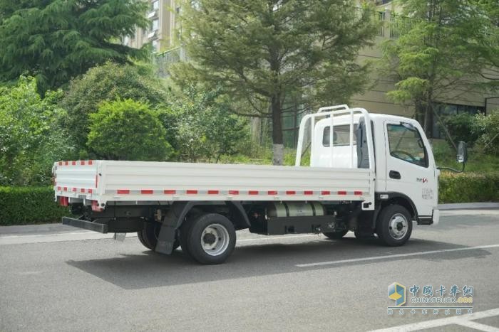 飛碟奧馳V1雙燃料的運輸“鈔”能力