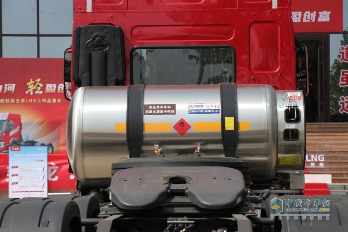 LNG牽引車怎么選？輕量領(lǐng)先、低氣耗的乘龍H5超輕版高效更多賺！