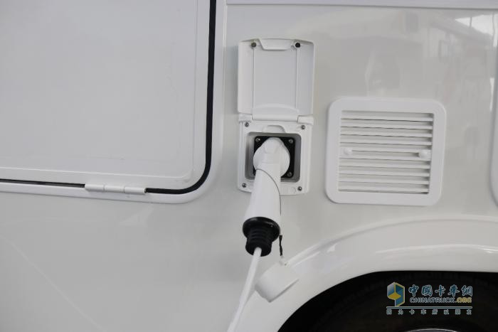 23.98萬！長安跨越打造C型房車同級天花板