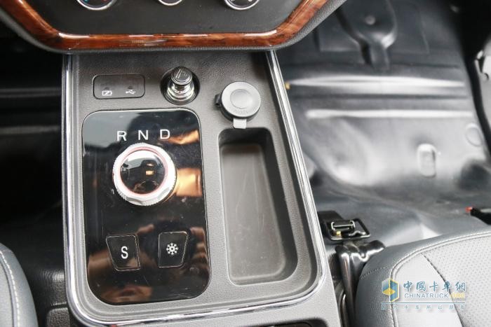 23.98萬！長安跨越打造C型房車同級天花板