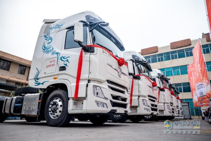 深耕細(xì)分領(lǐng)域，東風(fēng)天龍GX批量交付實(shí)力領(lǐng)跑干線物流運(yùn)輸