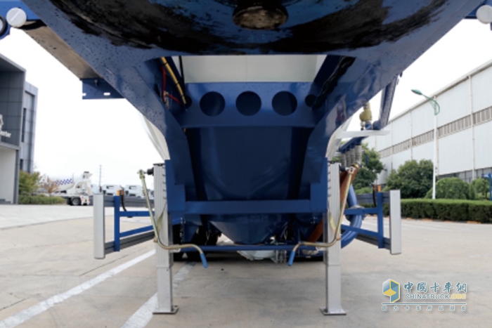 中集陜汽一體化：什么都能裝，來回都賺錢 M3000S “全能王”陀螺罐粉罐車