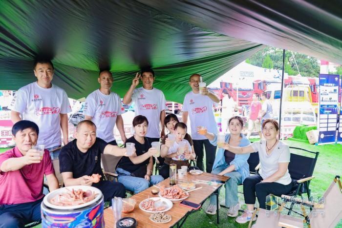 不止關愛卡車司機 有溫度的東風商用車一直在路上