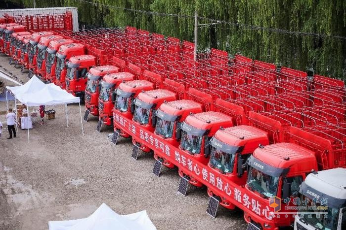 不止關愛卡車司機 有溫度的東風商用車一直在路上