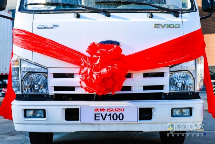 慶鈴與瀧通強強聯(lián)合尋求新突破！首批新能源車交車儀式順利舉行  