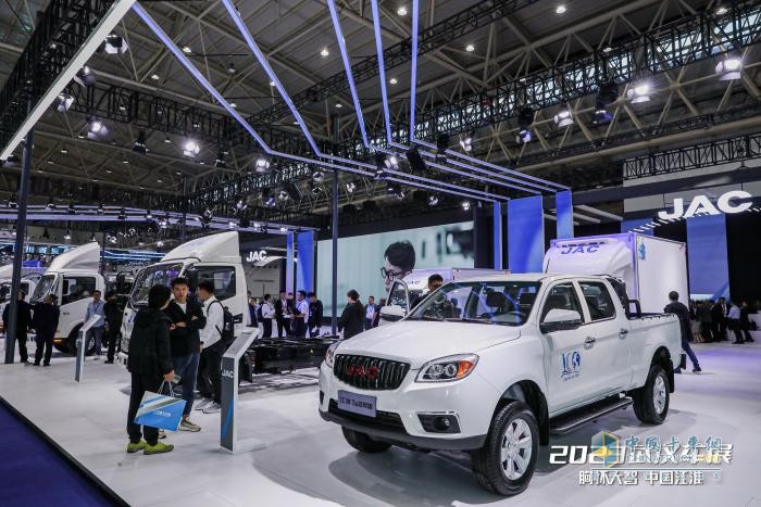 預(yù)售價(jià)8.38萬(wàn)元起！底盤專家，熱銷全球，江淮T6冠軍版榮耀登場(chǎng)