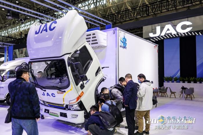 江淮1卡：五款新能源車型亮相武漢車展，款款都有“爆款實力”