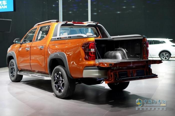 引領(lǐng)皮卡價(jià)值進(jìn)階，全球首款超級(jí)增程皮卡長(zhǎng)安獵手震撼亮相