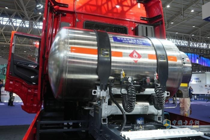 上汽紅巖高效燃?xì)庵乜s獲2023年度第一推薦天然氣重卡