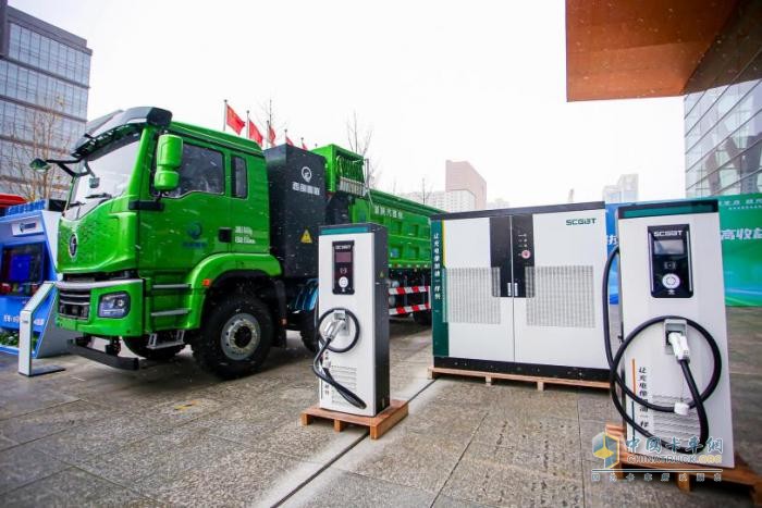 充電15分鐘續(xù)航4小時(shí)！電動(dòng)重卡的超級(jí)快充時(shí)代來(lái)了