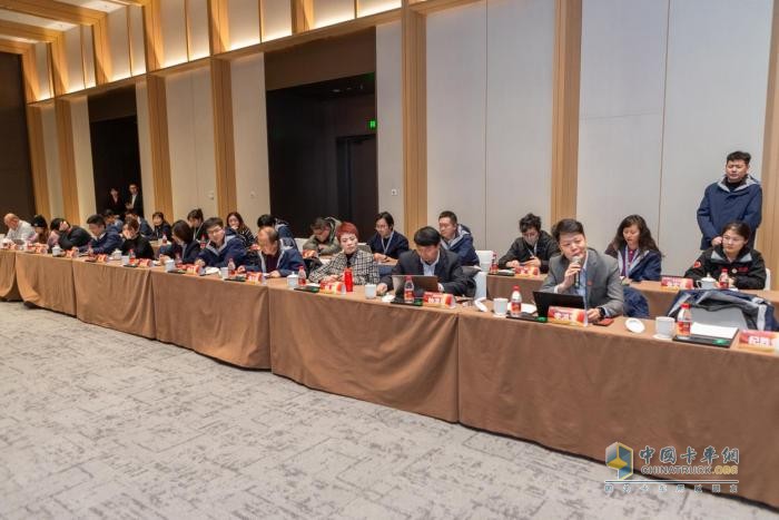 洞察機(jī)遇風(fēng)險(xiǎn)，完善產(chǎn)品布局！-李勝詳述2024解放產(chǎn)品組合