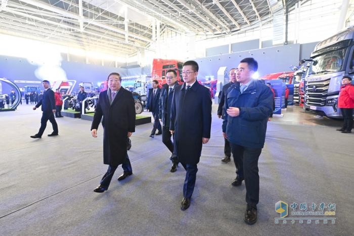 中國重汽集團董事長譚旭光：讓客戶更賺錢是中國重汽與合作伙伴共同的夢想