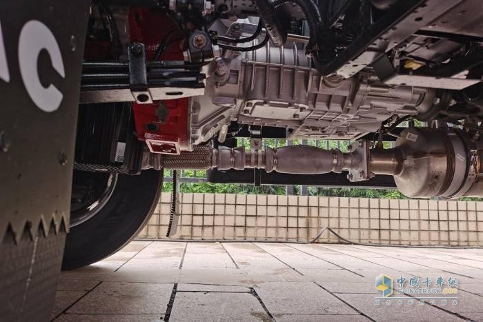 合規(guī)重載走羊腸 江淮1卡德沃斯T7輕松重載13噸，靈活更能拉！