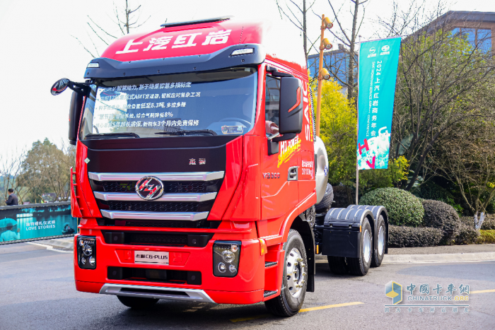開工季煤炭砂石料運輸大熱 上汽紅巖大馬力燃?xì)庵乜ㄓ脩粜刨囀走x