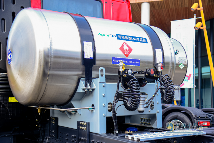 開工季煤炭砂石料運輸大熱 上汽紅巖大馬力燃?xì)庵乜ㄓ脩粜刨囀走x