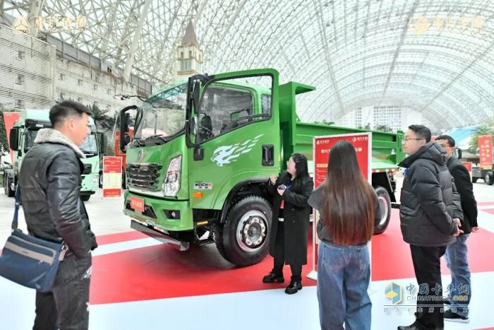 新能源業(yè)務(wù)大幅增長！中國重汽成都商用車2024年合作伙伴大會收官