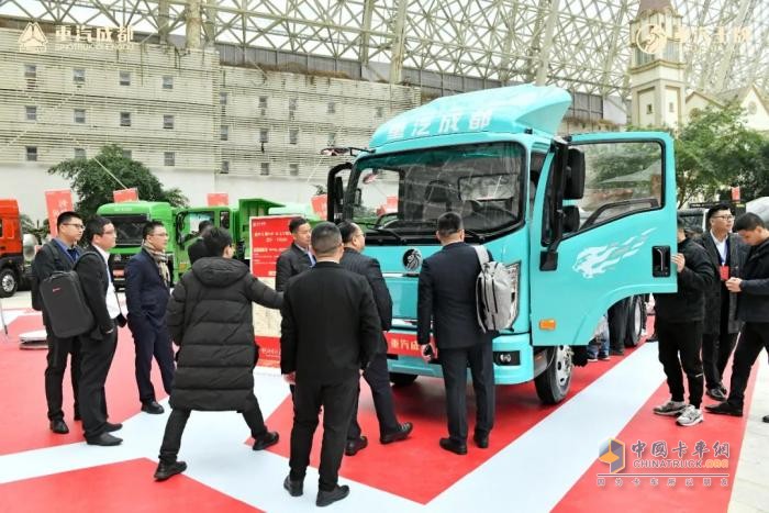 新能源業(yè)務(wù)大幅增長！中國重汽成都商用車2024年合作伙伴大會收官