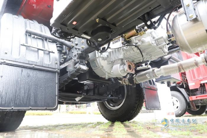 聚焦兩會鄉(xiāng)村振興，乘龍L3 4X2自卸為鄉(xiāng)村建設(shè)注入新活力