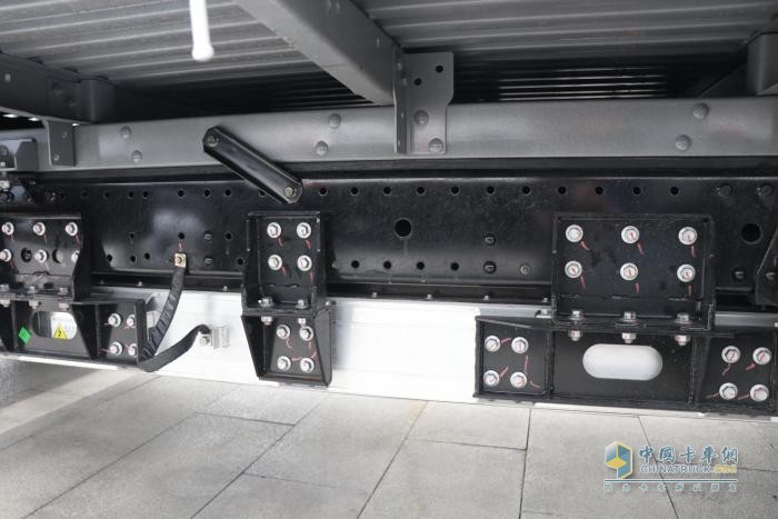 走街串巷 靈活暢行 歐馬可智藍(lán)EX夢(mèng)想卡車城配運(yùn)輸好幫手！