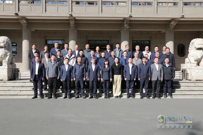 持續(xù)向陽，2023年一汽解放風(fēng)景這邊獨(dú)好