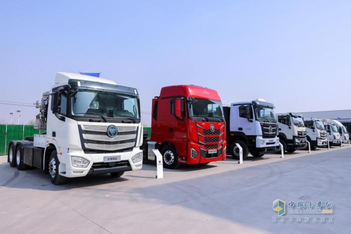 斬獲300臺(tái)新能源重卡大單 歐曼智藍(lán)助福田新能源環(huán)衛(wèi)車基地投產(chǎn)即現(xiàn)“開(kāi)門紅”