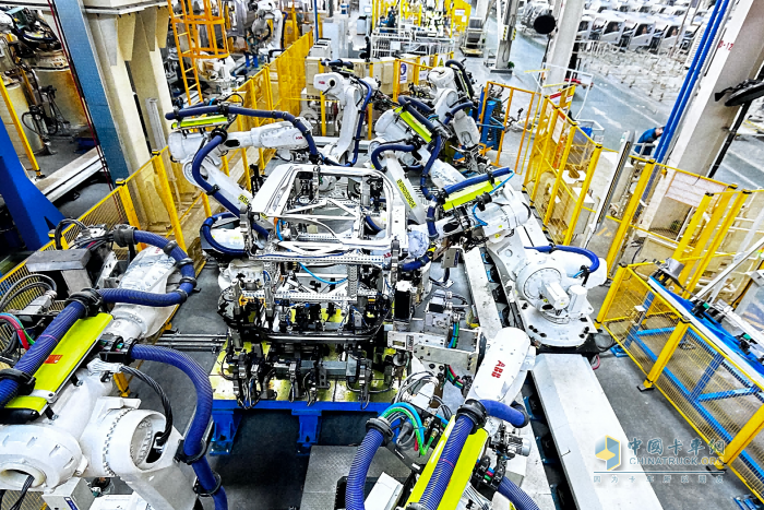 開(kāi)卡車也有推背感？真正的全球獨(dú)有黑科技-中國(guó)重汽S-IEC燃?xì)庵强丶夹g(shù)