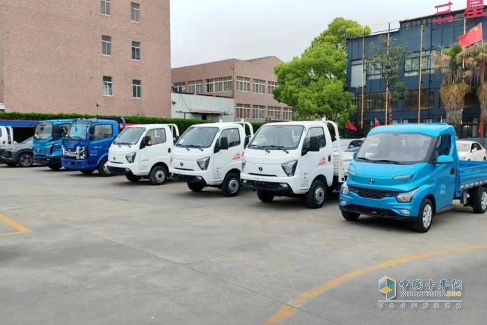 飛碟汽車燃油車4月推介會(huì)火爆全國 遍地開花！