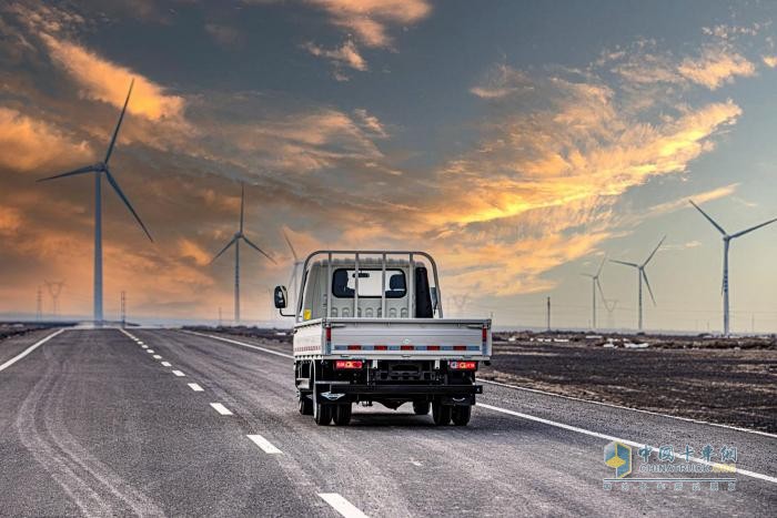 領(lǐng)航S1小卡：五大NO.1冠軍屬性，當(dāng)之無愧的搞錢領(lǐng)路人！