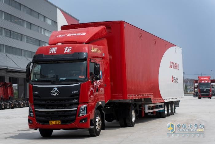 618之前批量交付260臺，誰家快遞車這么受歡迎？