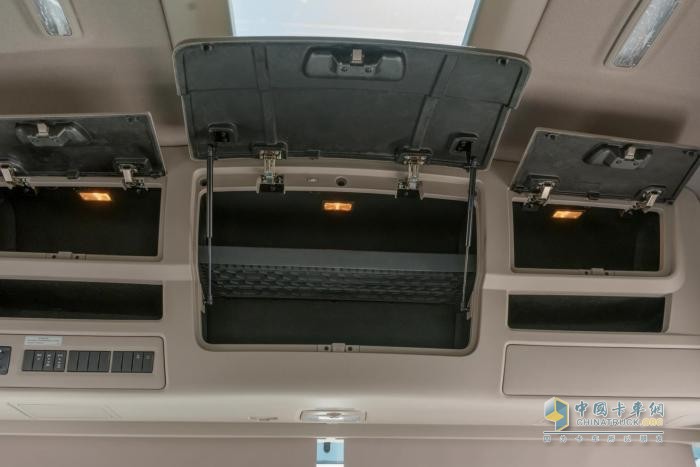 大馬力燃?xì)庵乜üコ锹缘? 東風(fēng)天龍KX王者贏面很大！